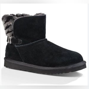 UGG Analia Classic Mini Boots for Kids | 3